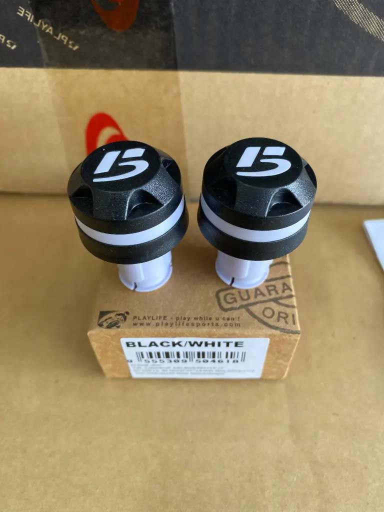 HANDLE BAR BALANCER PLAYLIFE - WHITE (PAIR W/ HANDLE GRIP OPEN)