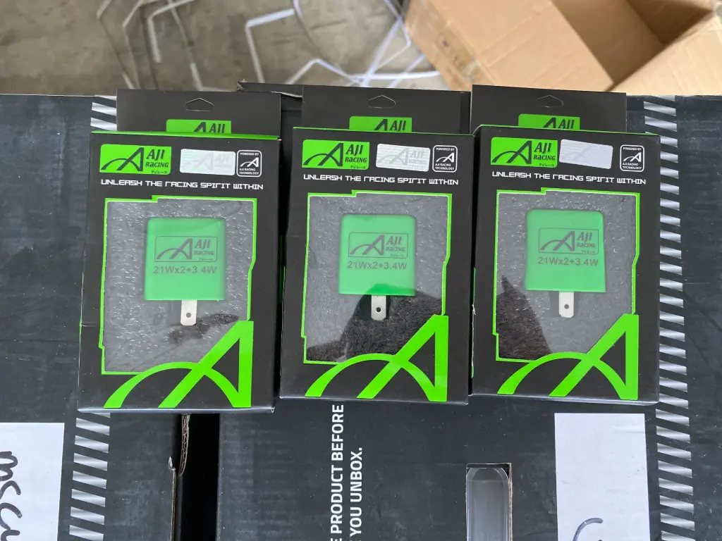 LED SIGNAL CONDENSER 12V (SIGNAL RELAY)