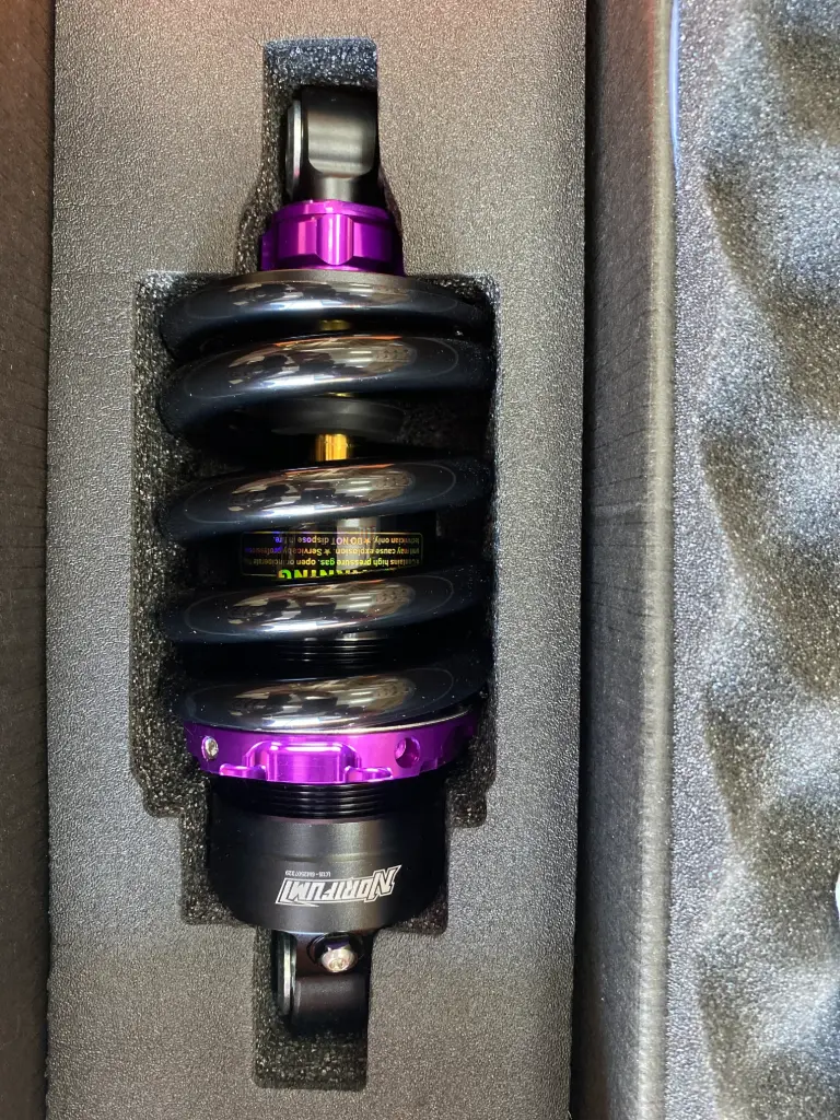 MONOSHOCK NORIFUMI - LC135 SS SERIES 203MM (PURPLE)