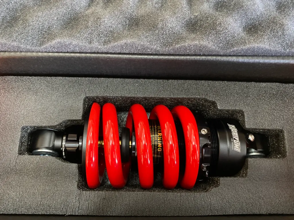 MONOSHOCK NORIFUMI - LC135 SS SERIES 203MM (RED/GOLD)