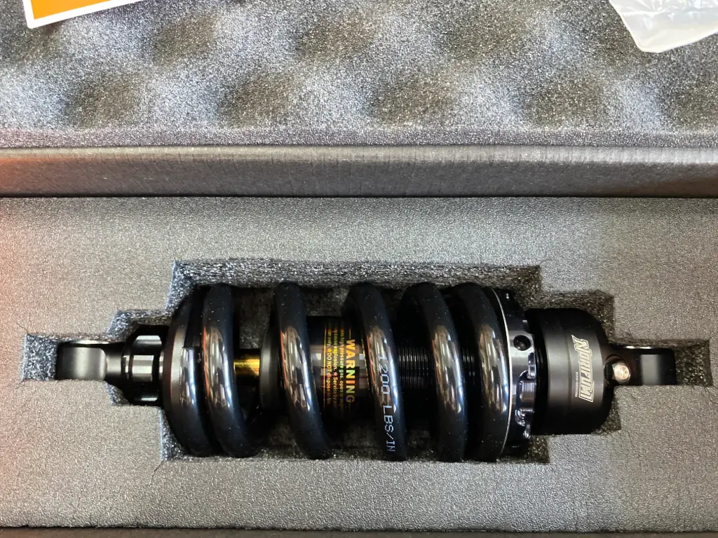 MONOSHOCK NORIFUMI - RS150 SS SERIES 229MM (BLACK/GOLD)